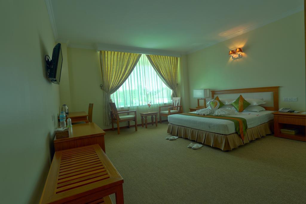 Apex Hotel Naypyidaw Екстер'єр фото