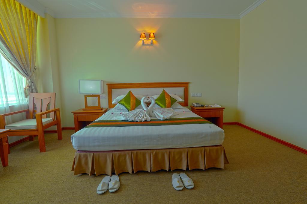 Apex Hotel Naypyidaw Екстер'єр фото