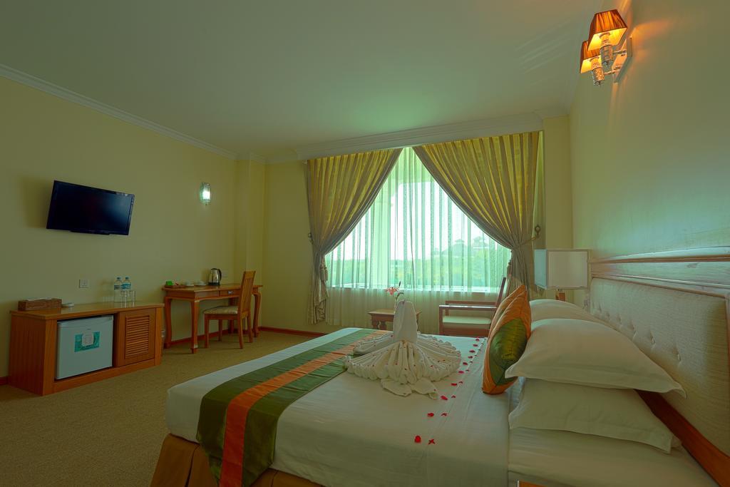 Apex Hotel Naypyidaw Екстер'єр фото
