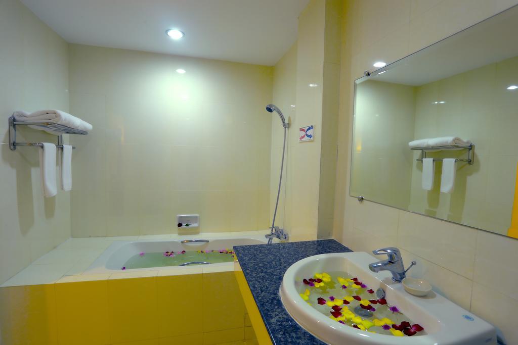 Apex Hotel Naypyidaw Номер фото