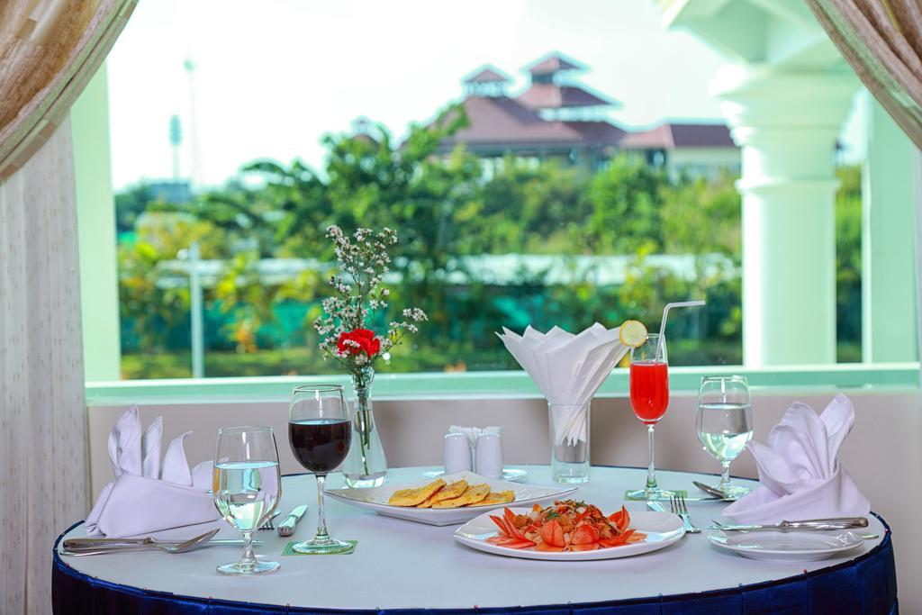 Apex Hotel Naypyidaw Екстер'єр фото
