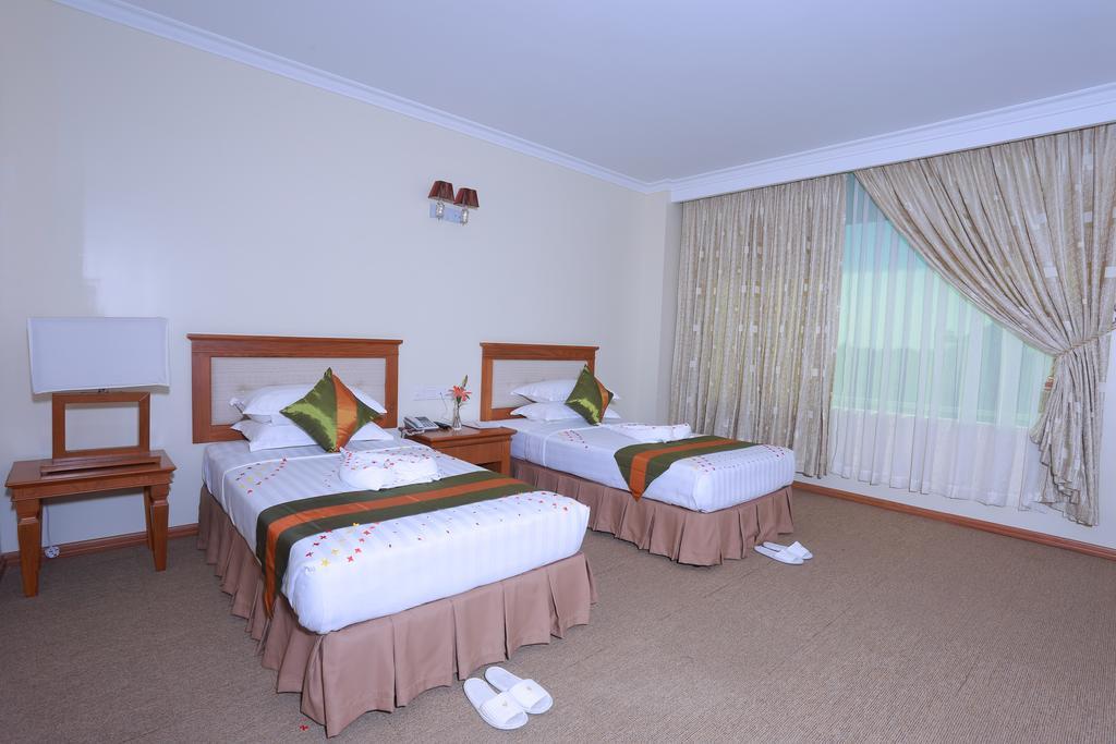 Apex Hotel Naypyidaw Екстер'єр фото