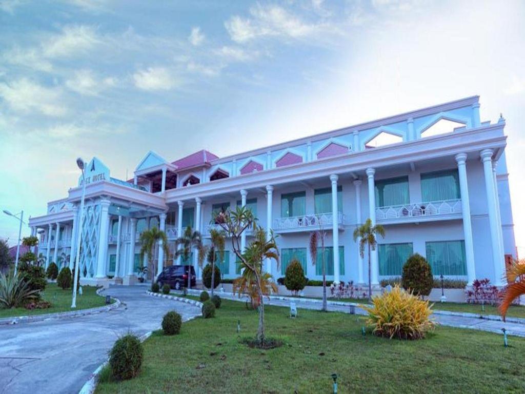 Apex Hotel Naypyidaw Екстер'єр фото