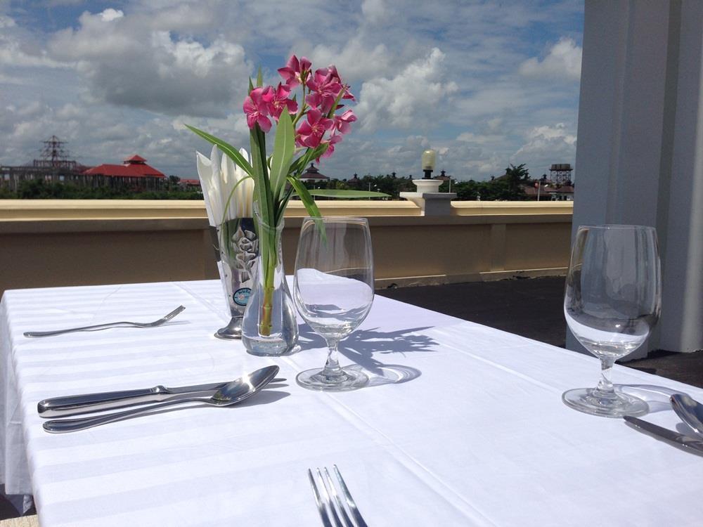 Apex Hotel Naypyidaw Екстер'єр фото