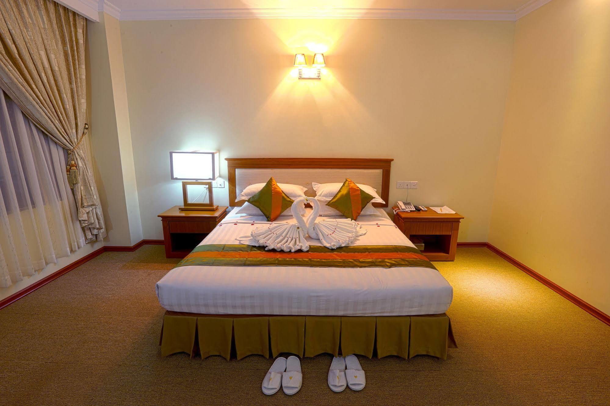 Apex Hotel Naypyidaw Екстер'єр фото